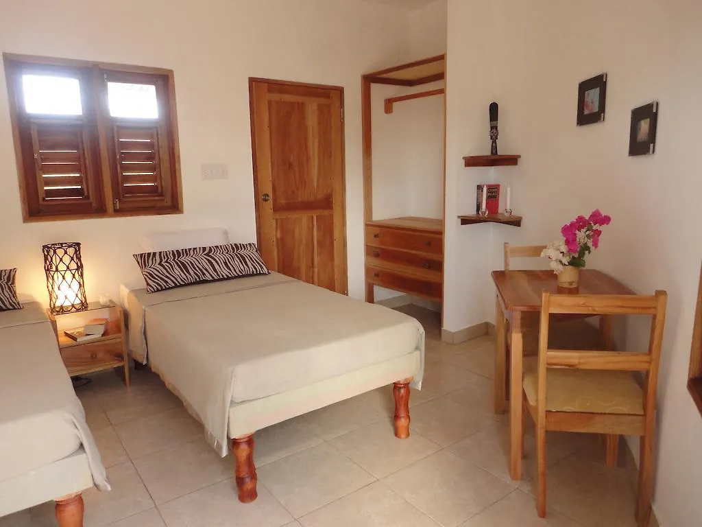 Gasthof KuDehya Guesthouse Treasure Beach