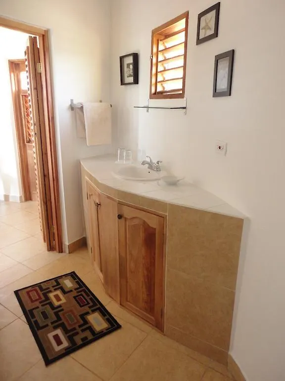 Kudehya Guesthouse Treasure Beach 3*,