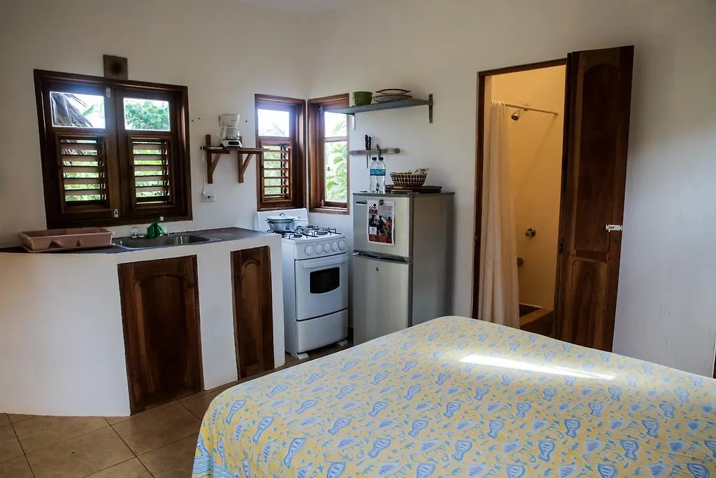 Kudehya Guesthouse Treasure Beach Guest house